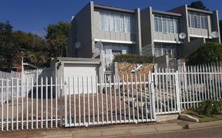 2 Bedroom Duplex in Florida Hills