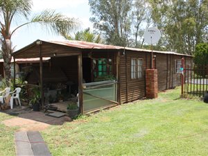 2.9 ha Farm in Kameeldrift West