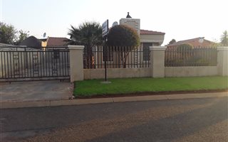 3 Bedroom House in Villa Liza