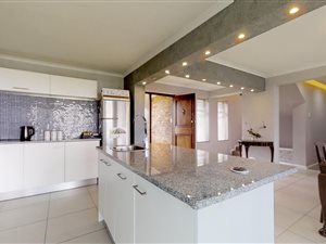5 Bed House in Loevenstein