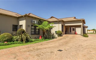 4 Bedroom House in Parkrand