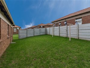 3 Bed House in Olievenhoutbosch