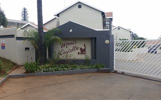 2 Bedroom Townhouse in Constantia Kloof