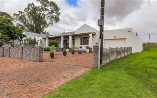 4 Bedroom House in Jamestown