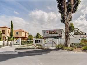 880 m² Land available in Parel Vallei