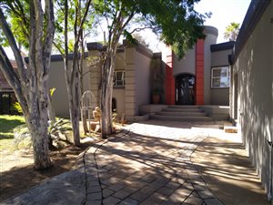 6 Bed House in Bendor