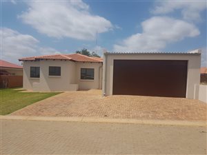3 Bedroom Townhouse in Aqua Vista