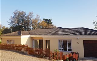 3 Bedroom Apartment in Old Place