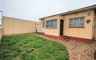 3 Bedroom House in Ysterplaat