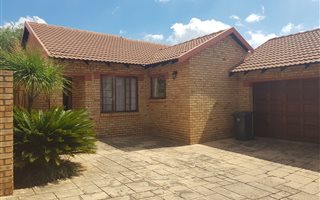 3 Bedroom House in Thatchfield