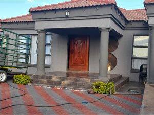 3 Bed House in Mahwelereng