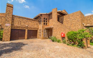 2 Bedroom Apartment in Sunward Park
