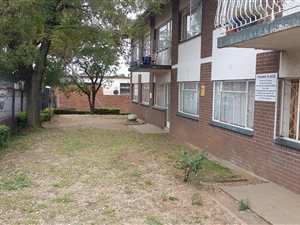 2 Bed Apartment in Rosettenville