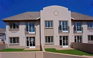 1 Bedroom Townhouse in Klippoortje