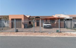 3 Bedroom Townhouse in Springbok Park