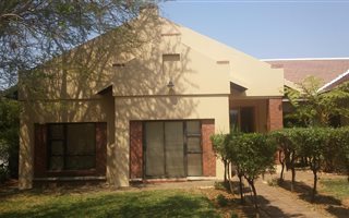 4 Bedroom House in Buffelspoort
