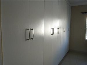 3 Bed House in Caneside