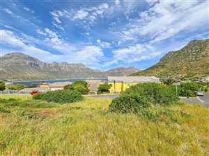 696 m² Land available in Hout Bay and surrounds