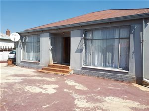 2.5 Bed House in Springs Central