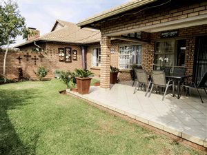 4 Bed Townhouse in Paramount Estate