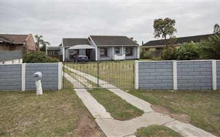 3 Bedroom House in Kunene Park