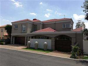 4 Bed House in Glen Marais