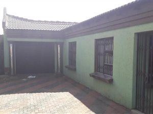 3 Bed House in Golden Gardens