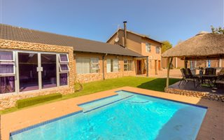 4 Bedroom House in Weltevreden Park