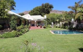 4 Bedroom House in Tokai