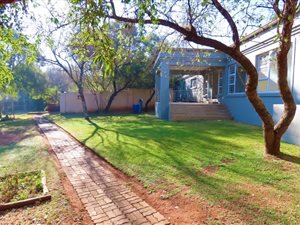 1.3 ha Farm in Kameeldrift East