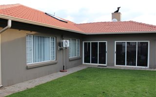 3 Bedroom House in Amberfield