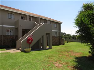 3 Bed Apartment in Elarduspark