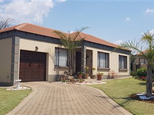 2 Bed Townhouse in Jackaroo Park