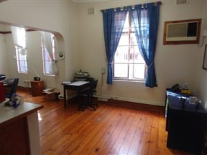 150 m² Office Space in Bulwer