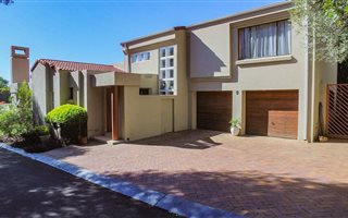 4 Bedroom Cluster in Lonehill