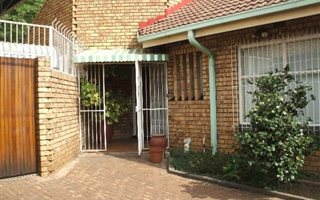 3 Bedroom Townhouse in Vanderbijlpark CW