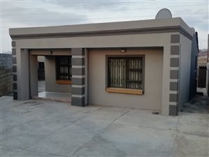 2 Bed House in Mofolo South