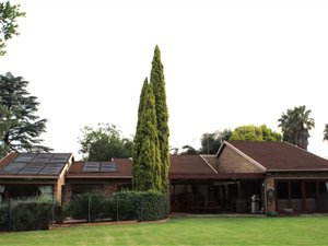 6 Bed House in Alphen Park