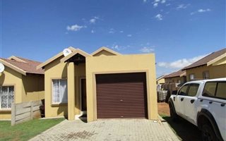 2 Bedroom Flat in Mohlakeng