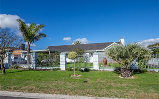 5 Bedroom House in Panorama