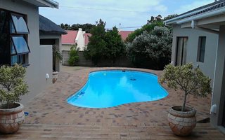 4 Bedroom House in Bredasdorp