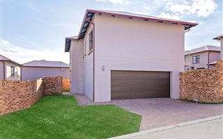 4 Bedroom Townhouse in Broadacres