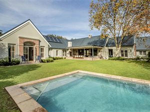5 Bed House in Constantia Upper