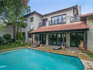 5 Bed House in Dainfern