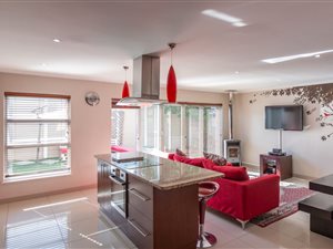2 Bed House in Wynberg