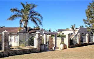 3 Bedroom House in Vanes Estate