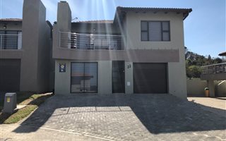 4 Bedroom House in Winterstrand