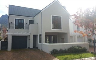 3 Bedroom House in Kylemore