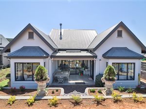 3 Bed House in St Johns Village