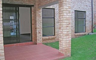 2 Bedroom Apartment in Wilgeheuwel